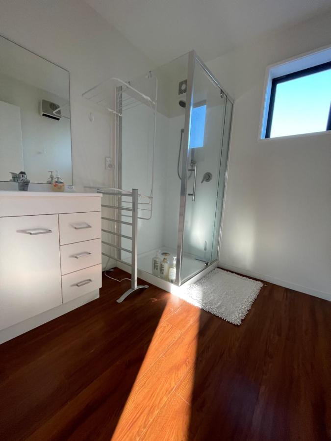 Quiet, New, Sunny Cnzhouse On Upstairs Near Cbd Apartment Christchurch Luaran gambar