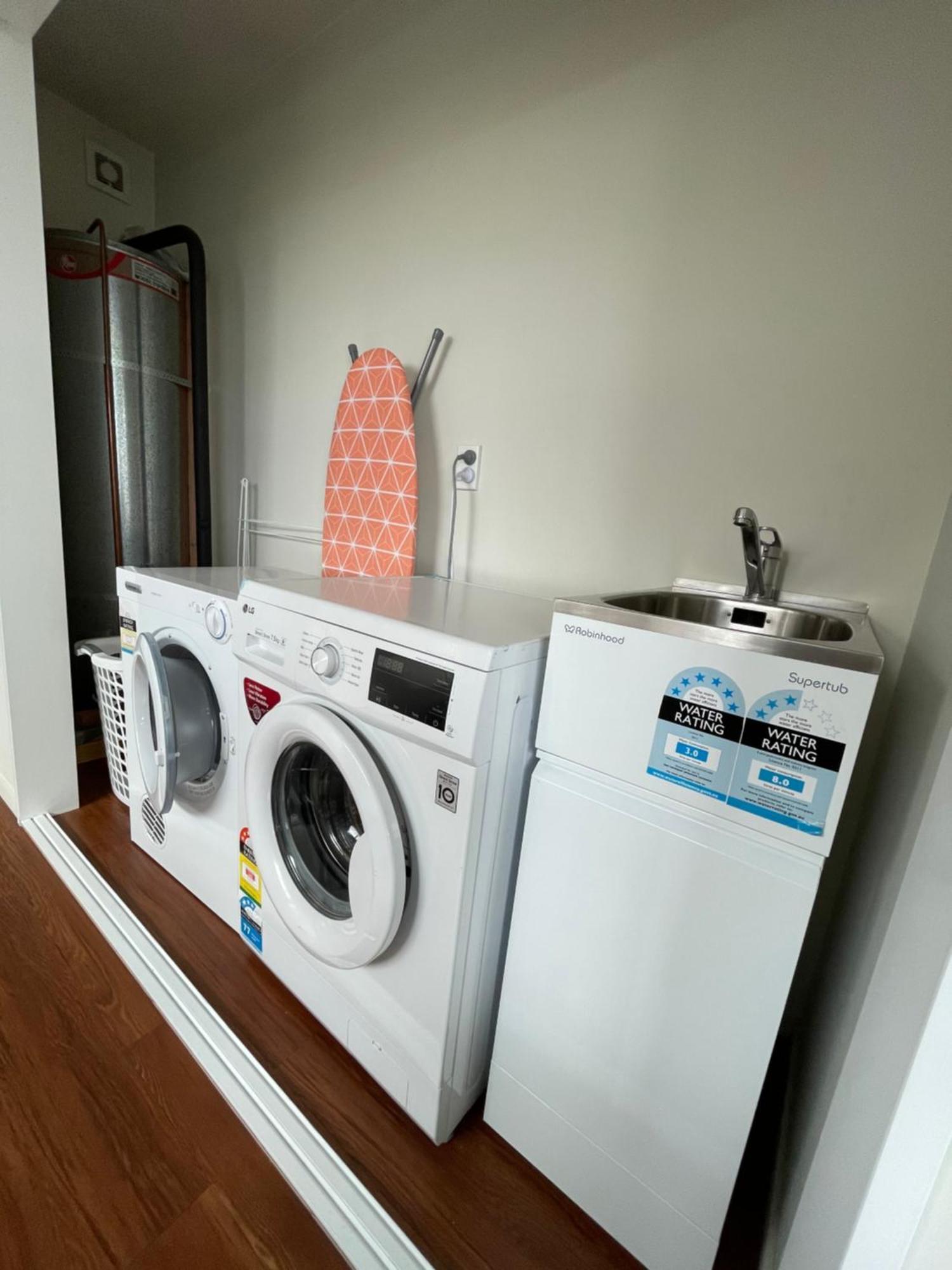 Quiet, New, Sunny Cnzhouse On Upstairs Near Cbd Apartment Christchurch Luaran gambar